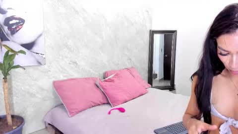 Snapshot of chanel_munoz chatting on 30, 11, 2025 online show from 30, 11, 2025