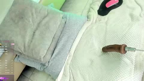 Snapshot of chanell_lovers chatting on 9, 3, 2025 CHANELL online show from 9, 3, 2025