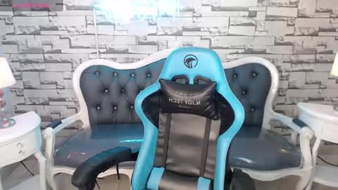 channel_blonde_a online show from 15, 12, 2024