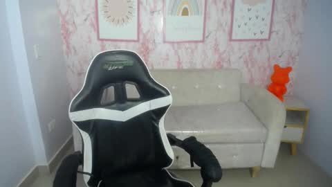 Snapshot of channel_garcia_ch chatting on 18, 11, 2025 Channel Garcia online show from 18, 11, 2025