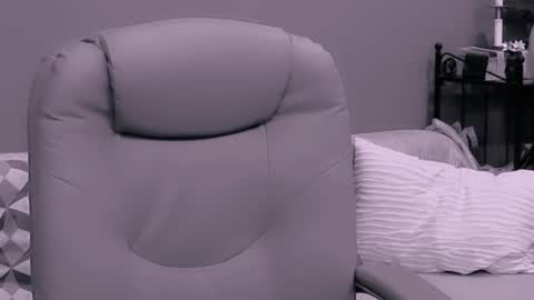 The Queen online show from 9, 2, 2025