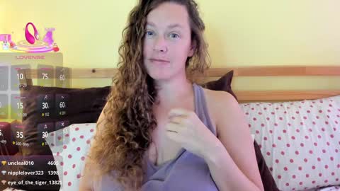 Snapshot of chantarra chatting on 4, 11, 2025 Chantarra Chant Chanty C Lady C please not baby babe BB or other pet names online show from 4, 11, 2025