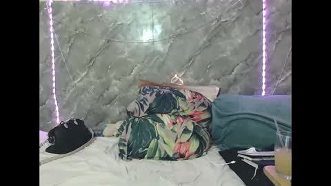 Snapshot of chanz10172 chatting on 11, 10, 2025 Zaria Vixen online show from 11, 10, 2025