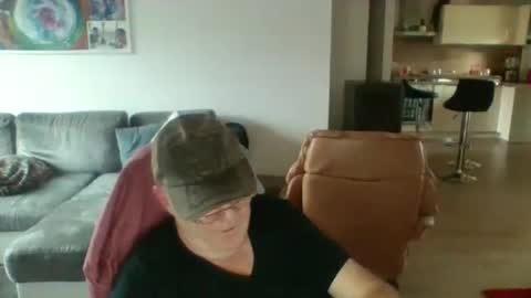 charles6064 online show from 12, 1, 2025