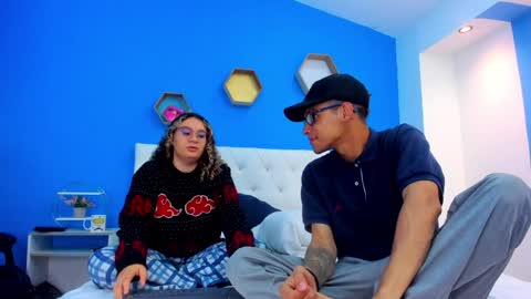 Charles y Elara online show from 4, 12, 2024