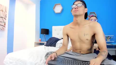 Charles y Elara online show from 13, 12, 2024