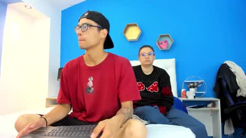 Charles y Elara online show from 28, 12, 2024