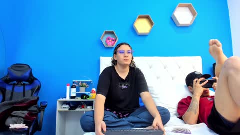 Charles y Elara online show from 29, 12, 2024