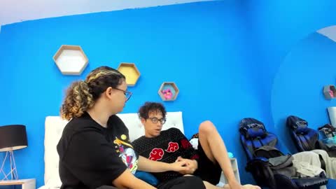 Charles y Elara online show from 11, 1, 2025