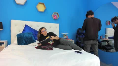 Charles y Elara online show from 17, 1, 2025