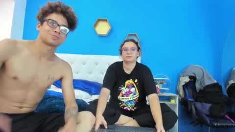 Charles y Elara online show from 25, 1, 2025