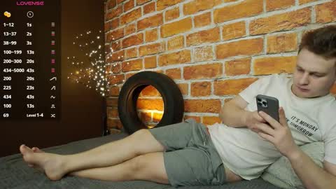 Snapshot of charlie_smiley chatting on 17, 2, 2026 Charlie Smiley online show from 17, 2, 2026