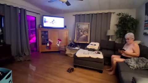 Snapshot of charliebroun chatting on 3, 12, 2025 charliebroun online show from 3, 12, 2025