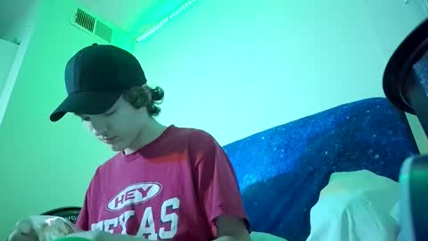 Snapshot of charlied09302 chatting on 19, 11, 2025 char sexiness online show from 19, 11, 2025