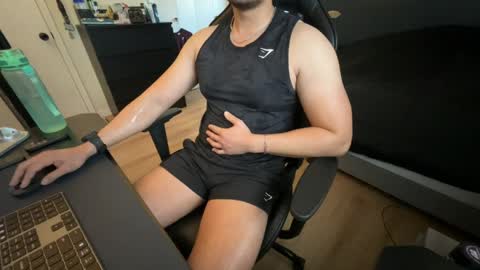 charliekkw online show from 19, 4, 2026