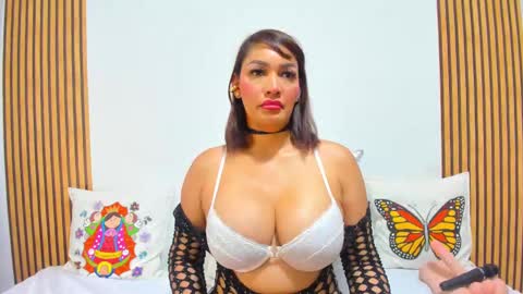 Snapshot of charlize_aniston2 chatting on 7, 10, 2025 Charlize online show from 7, 10, 2025