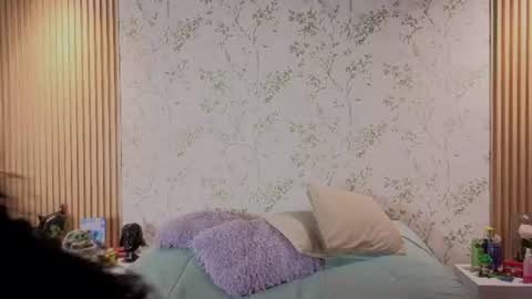 Snapshot of charlote__miller chatting on 2, 7, 2026 You honey online show from 2, 7, 2026