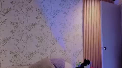 Snapshot of charlote__miller chatting on 9, 7, 2026 You honey online show from 9, 7, 2026
