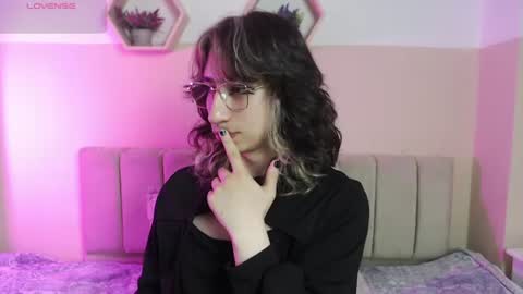 charlothe_dumont online show from 18, 6, 2026