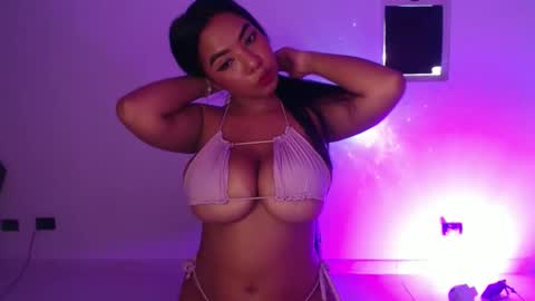 Snapshot of charlott_hotx chatting on 22, 10, 2025 charlott online show from 22, 10, 2025