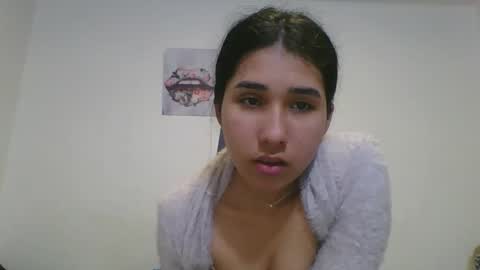 karinaa independent model online show from 13, 1, 2025