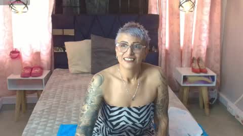 CHARLOTTE GRAY online show from 4, 12, 2025