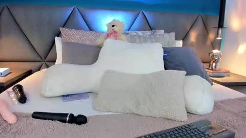 Charlotte online show from 12, 2, 2025