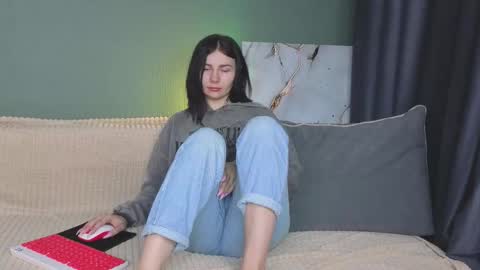 Charlotte online show from 25, 9, 2025