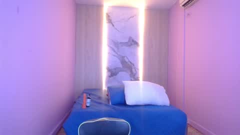 CHARLOTTE online show from 25, 1, 2025