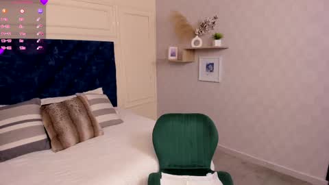 Charlotte Mayers online show from 11, 9, 2025