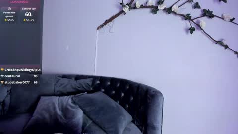 Snapshot of charlotte_mitchell_25 chatting on 17, 5, 2026 CHARLOTTE online show from 17, 5, 2026