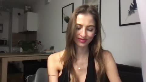 Charlotte Roche online show from 16, 1, 2025