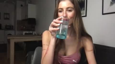 Charlotte Roche online show from 28, 1, 2025