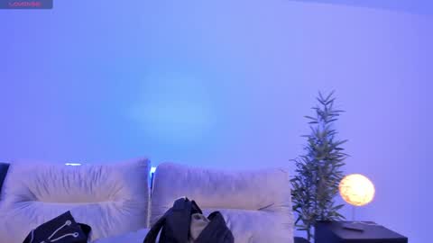 Snapshot of charlotte_whitee1 chatting on 4, 2, 2025 Charlotte Everyday From 0700 to 1300 Col Time online show from 4, 2, 2025