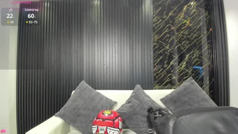 Snapshot of charlotte_whitee1 chatting on 8, 2, 2025 Charlotte Everyday From 0700 to 1300 Col Time online show from 8, 2, 2025