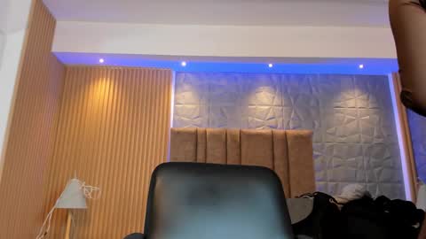 Snapshot of charlotte_whitee1 chatting on 8, 10, 2025 Charlotte Everyday From 0700 to 1300 Col Time online show from 8, 10, 2025
