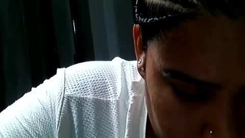 charlottequeen_21 online show from 17, 7, 2026