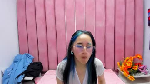 charlottestuart_ online show from 3, 12, 2025