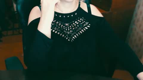 CharlotteXTasty online show from 4, 12, 2024