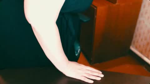 CharlotteXTasty online show from 24, 2, 2025