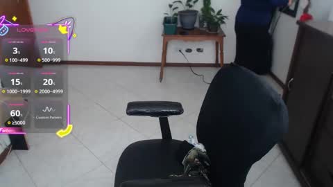 charlottezoe online show from 15, 9, 2025