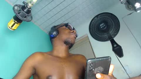 charly_vergonti_ online show from 16, 12, 2024