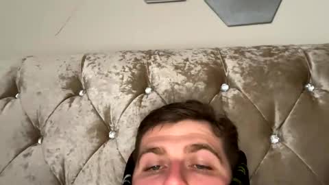 charmerboi2 online show from 25, 4, 2026