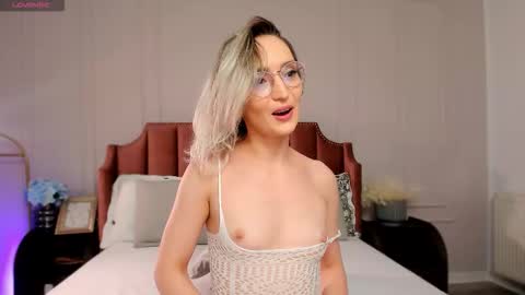 Snapshot of charming_annye chatting on 3, 10, 2025 Annye online show from 3, 10, 2025