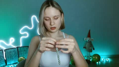 Snapshot of charming_beauty chatting on 6, 1, 2025 Michelle online show from 6, 1, 2025