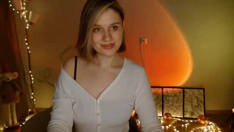 Snapshot of charming_beauty chatting on 12, 1, 2025 Michelle online show from 12, 1, 2025