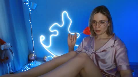 Snapshot of charming_beauty chatting on 18, 1, 2025 Michelle online show from 18, 1, 2025