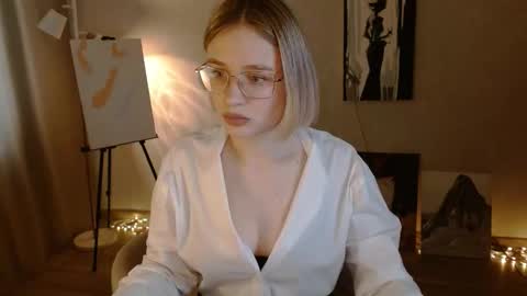 Snapshot of charming_beauty chatting on 16, 9, 2025 Michelle online show from 16, 9, 2025