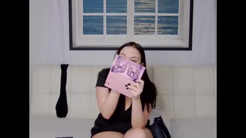 charming_lolla online show from 28, 9, 2025