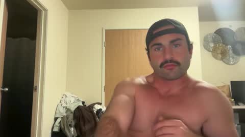 Snapshot of chasdown22 chatting on 19, 10, 2025 check cock go online show from 19, 10, 2025